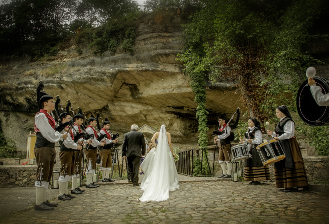 Hevia_fotógrafos_Tamara_Hevia_fotografía_fotografía_de_boda_Boda_en_Cueva_de_Infiesto_24 (2)