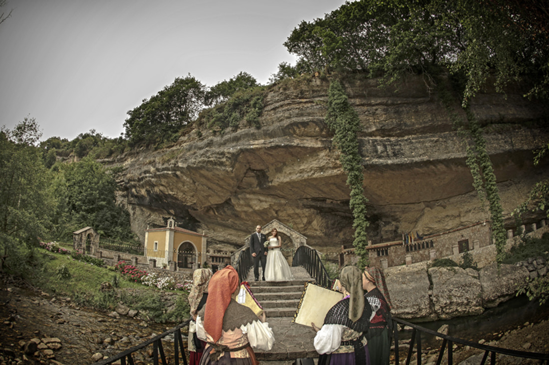 Hevia_fotógrafos_Tamara_Hevia_fotografía_fotografía_de_boda_Boda_en_Cueva_de_Infiesto_27