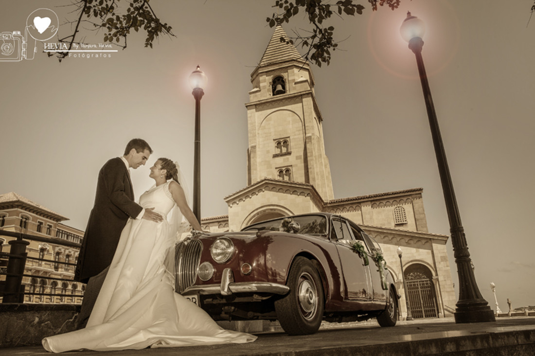 Hevia_fotógrafos_Tamara_Hevia_fotografía_fotografía_de_boda_Boda_en_San_Pedro_Gijón_Boda_Castillo_de_la_Zoreda 13