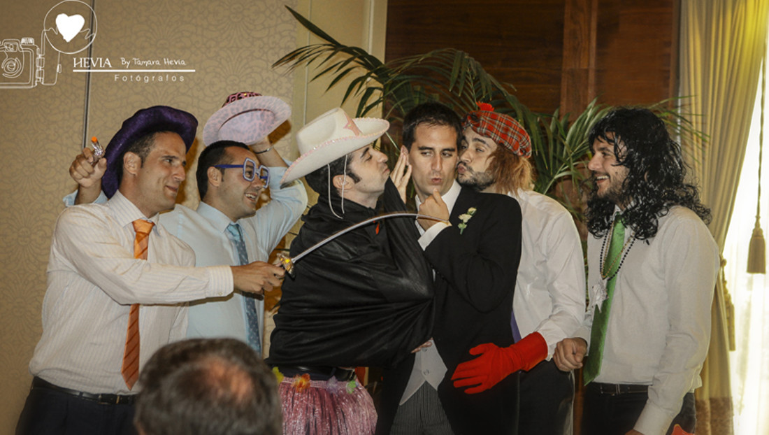 Hevia_fotógrafos_Tamara_Hevia_fotografía_fotografía_de_boda_Boda_en_San_Pedro_Gijón_Boda_Castillo_de_la_Zoreda 17