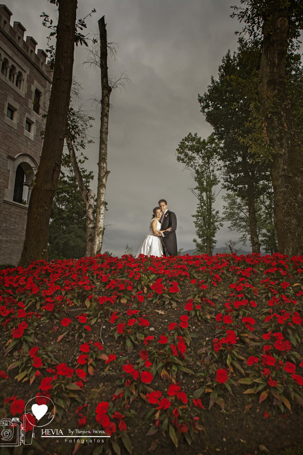 Hevia_fotógrafos_Tamara_Hevia_fotografía_fotografía_de_boda_Boda_en_San_Pedro_Gijón_Boda_Castillo_de_la_Zoreda 20