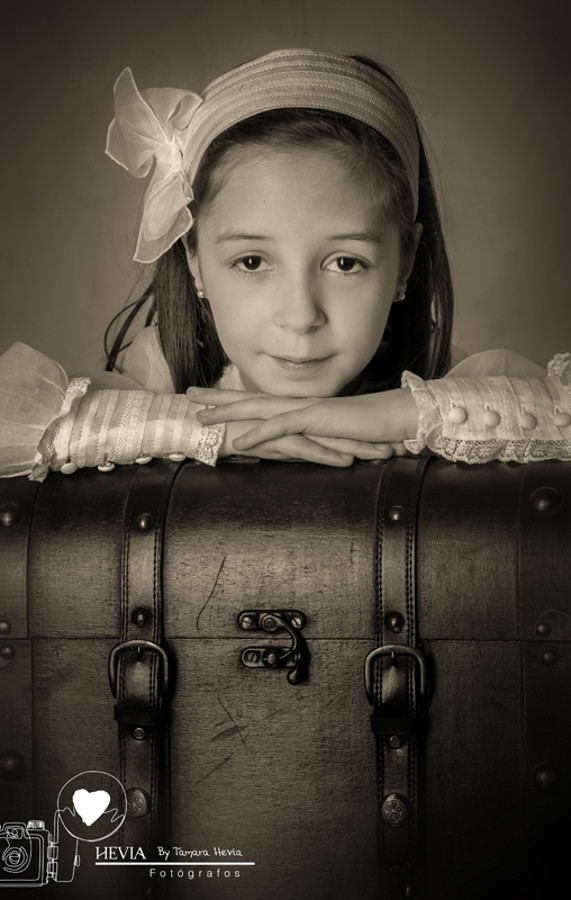 Tamara_Hevia_fotógrafía_Hevia_fotógrafos_Arriondas_estudio_comunión (4)