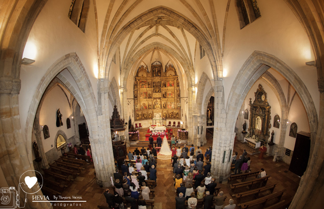 hevia_fotografos_tamara_hevia_fotografia_boda_en_llanes_bodas_asturias_boda_mirador_de_toró_wedding_photo_boda_basílca_de_llanes