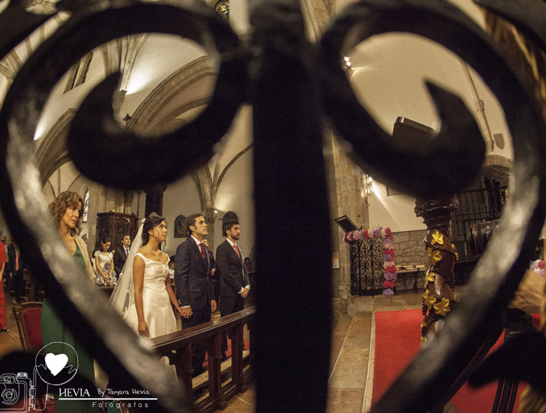 hevia_fotografos_tamara_hevia_fotografia_boda_en_llanes_bodas_asturias_boda_mirador_de_toró_wedding_photo_boda_basílca_de_llanes