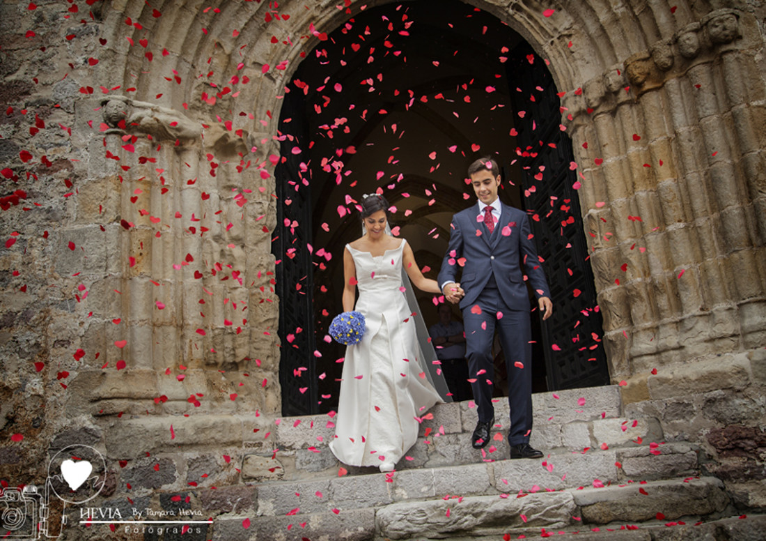 hevia_fotografos_tamara_hevia_fotografia_boda_en_llanes_bodas_asturias_boda_mirador_de_toró_wedding_photo_boda_basílca_de_llanes