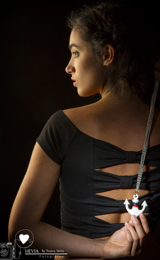 tamara_hevia_fotografia_hevia_fotografos_arriondas_sesion_moda_Un_poquito_de_mi_caprichos_de_armario_aida_de_la_vega_sesion_estudio_joven (13)