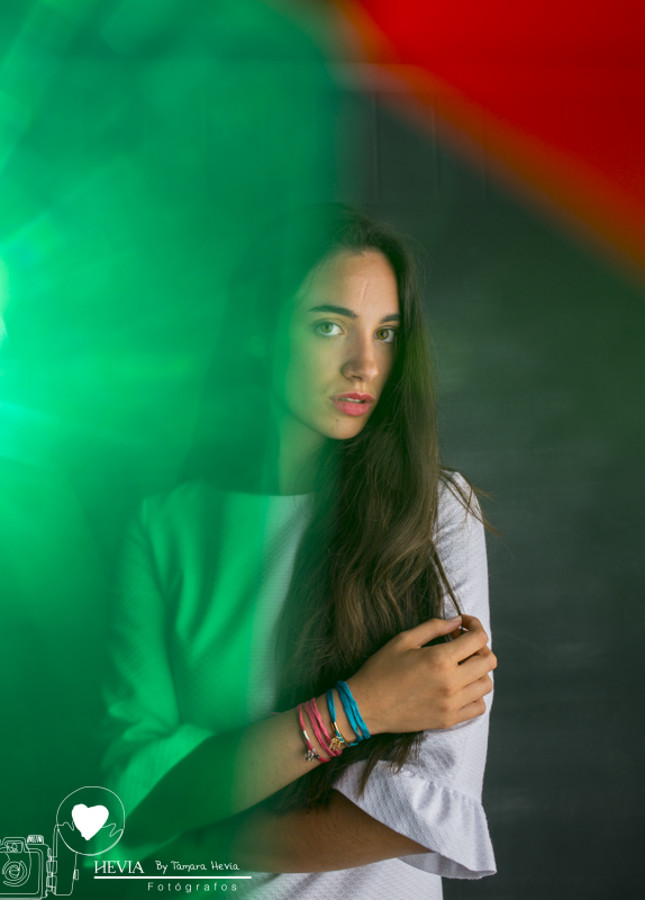 tamara_hevia_fotografia_hevia_fotografos_arriondas_sesion_moda_Un_poquito_de_mi_caprichos_de_armario_aida_de_la_vega_sesion_estudio_joven (15)